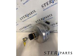 Gebruikte Rembekrachtiger Mercedes C (W205) C-350 e 2.0 16V Prijs € 34,95 Margeregeling aangeboden door Sterparts Mercedes specialist