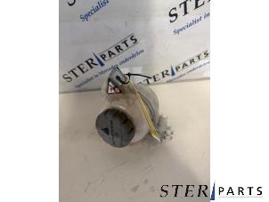 Gebruikte Expansievat Mercedes C (W205) C-350 e 2.0 16V Prijs € 14,95 Margeregeling aangeboden door Sterparts Mercedes specialist