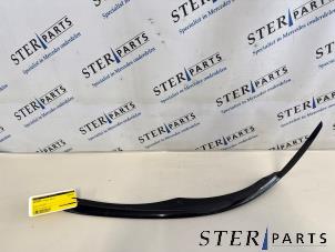 Gebruikte Sierstrip Mercedes C (W205) C-180d 1.6 Turbo 16V Prijs € 75,00 Margeregeling aangeboden door Sterparts Mercedes specialist