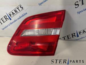Gebruikte Achterlicht rechts Mercedes B (W246) 1.5 B-180 CDI,d 16V Prijs € 29,50 Margeregeling aangeboden door Sterparts Mercedes specialist
