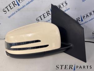 Gebruikte Buitenspiegel rechts Mercedes B (W246) 1.5 B-180 CDI,d 16V Prijs € 99,95 Margeregeling aangeboden door Sterparts Mercedes specialist