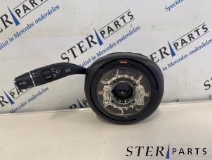 Gebruikte Licht + Raw Schakelaar Mercedes C (W205) C-200 2.0 CGI 16V Prijs € 99,50 Margeregeling aangeboden door Sterparts Mercedes specialist