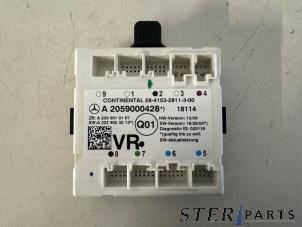 Gebruikte Centrale Deurvergrendelings Module Mercedes C (W205) C-350 e 2.0 16V Prijs € 19,95 Margeregeling aangeboden door Sterparts Mercedes specialist