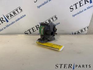 Gebruikte Bobine Mercedes SL (R129) 3.0 300 SL 24V Prijs € 60,00 Margeregeling aangeboden door Sterparts Mercedes specialist