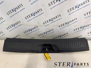 Gebruikte Bekleding achterinstap Mercedes B (W246) Electric Drive Prijs € 14,95 Margeregeling aangeboden door Sterparts Mercedes specialist