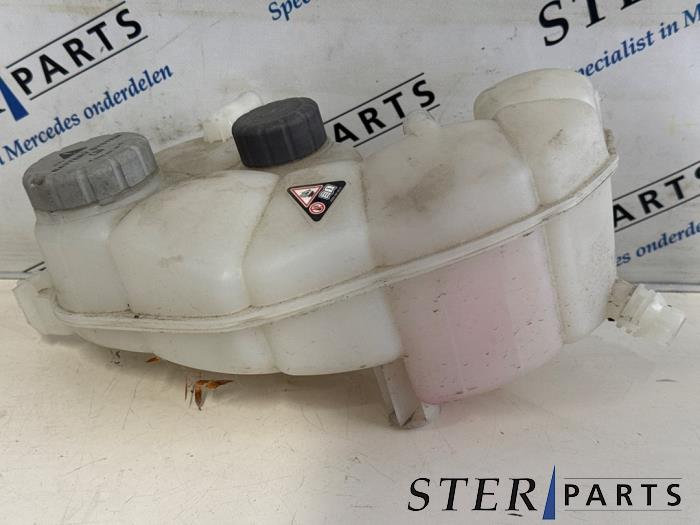 Gebruikte Expansievat Mercedes B (W246/W242) B-250 e Prijs € 49,50 Margeregeling aangeboden door Sterparts Mercedes specialist