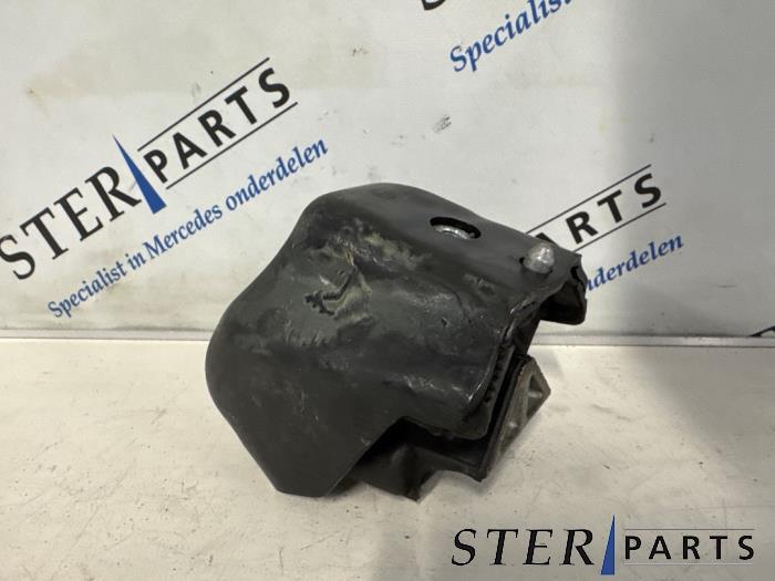 Gebruikte Motorsteun Mercedes Sprinter 3,5t (906.73) 309 CDI 16V Prijs € 18,09 Inclusief btw aangeboden door Sterparts Mercedes specialist