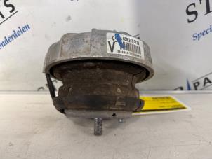 Gebruikte Motorsteun Mercedes Vito (639.7) 3.0 122 CDI V6 24V Prijs € 24,14 Inclusief btw aangeboden door Sterparts Mercedes specialist