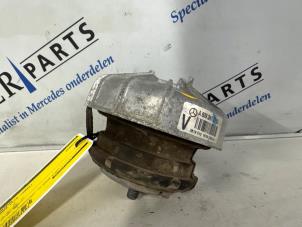 Gebruikte Motorsteun Mercedes Vito (639.7) 3.0 122 CDI V6 24V Prijs € 24,14 Inclusief btw aangeboden door Sterparts Mercedes specialist