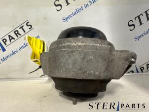 Gebruikte Motorsteun Mercedes E (W124) 4.2 E-420 32V Prijs € 49,50 Margeregeling aangeboden door Sterparts Mercedes specialist