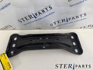 Gebruikte Versnellingsbak Steun Mercedes C Estate (S204) 2.2 C-180 CDI 16V BlueEFFICIENCY Prijs € 19,95 Margeregeling aangeboden door Sterparts Mercedes specialist