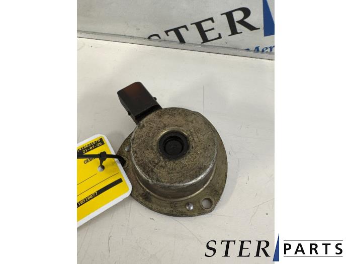 Gebruikte Nokkenas Verstelling Mercedes C (W203) 2.0 C-200K 16V Prijs € 24,95 Margeregeling aangeboden door Sterparts Mercedes specialist