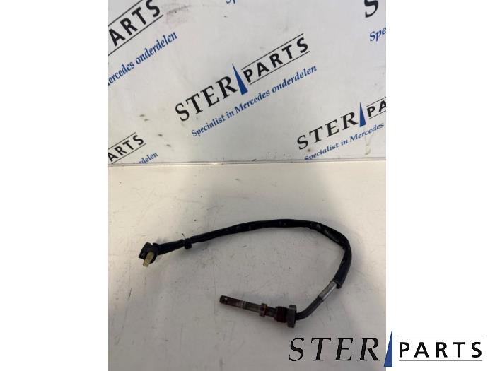 Gebruikte Uitlaat temperatuursensor Mercedes E (W212) E-200 CDI 16V BlueEfficiency,BlueTEC Prijs € 29,95 Margeregeling aangeboden door Sterparts Mercedes specialist