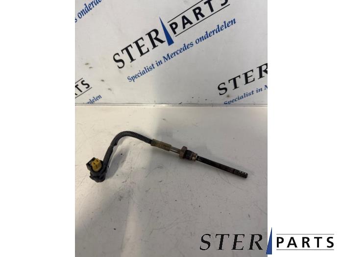 Gebruikte Uitlaat temperatuursensor Mercedes E (W212) E-200 CDI 16V BlueEfficiency,BlueTEC Prijs € 24,95 Margeregeling aangeboden door Sterparts Mercedes specialist