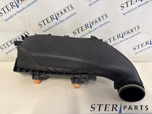 Gebruikte Luchtfilterhuis Mercedes C (C205) C-300 2.0 Turbo 16V Prijs € 74,50 Margeregeling aangeboden door Sterparts Mercedes specialist