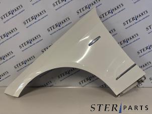 Gebruikte Scherm links-voor Mercedes E (W212) E-350 BlueTec V6 24V Prijs € 149,95 Margeregeling aangeboden door Sterparts Mercedes specialist