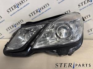 Gebruikte Linker Koplamp Mercedes E (W212) E-350 BlueTec V6 24V Prijs € 495,00 Margeregeling aangeboden door Sterparts Mercedes specialist