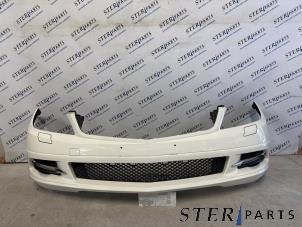 Gebruikte Voorbumper Mercedes C Estate (S204) 1.8 C-200 CGI 16V Prijs € 249,50 Margeregeling aangeboden door Sterparts Mercedes specialist