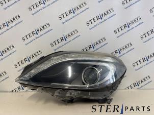Gebruikte Linker Koplamp Mercedes B (W246) 1.6 B-180 BlueEFFICIENCY Turbo 16V Prijs € 295,00 Margeregeling aangeboden door Sterparts Mercedes specialist