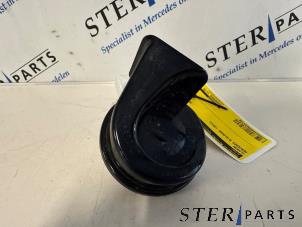 Gebruikte Claxon Mercedes B (W246) 1.6 B-180 BlueEFFICIENCY Turbo 16V Prijs € 24,95 Margeregeling aangeboden door Sterparts Mercedes specialist