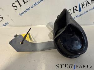 Gebruikte Claxon Mercedes B (W246) 1.6 B-180 BlueEFFICIENCY Turbo 16V Prijs € 24,95 Margeregeling aangeboden door Sterparts Mercedes specialist