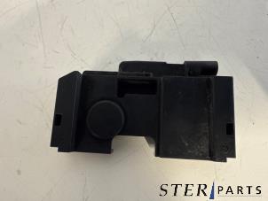 Gebruikte Schakelaar (diversen) Mercedes C Estate (S204) 1.8 C-250 CGI 16V Prijs € 9,95 Margeregeling aangeboden door Sterparts Mercedes specialist