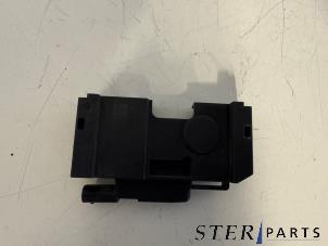 Gebruikte Schakelaar (diversen) Mercedes C Estate (S204) 1.8 C-200 CGI 16V Prijs € 9,95 Margeregeling aangeboden door Sterparts Mercedes specialist