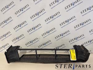 Gebruikte Luchtgeleider Mercedes B (W246) 1.6 B-180 BlueEFFICIENCY Turbo 16V Prijs € 12,95 Margeregeling aangeboden door Sterparts Mercedes specialist