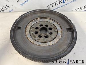 Gebruikte Vliegwiel Mercedes A (177.0) 2.0 A-250 Turbo 16V Prijs € 94,50 Margeregeling aangeboden door Sterparts Mercedes specialist