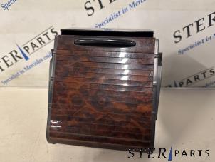 Gebruikte Opbergvak Mercedes ML I (163) 2.7 270 CDI 20V Prijs € 24,95 Margeregeling aangeboden door Sterparts Mercedes specialist