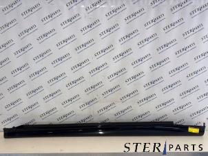 Gebruikte Sideskirt links Mercedes B (W245) 2.0 B-200 16V Turbo Prijs € 40,00 Margeregeling aangeboden door Sterparts Mercedes specialist