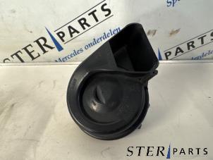 Gebruikte Claxon Mercedes B (W245) 2.0 B-200 16V Turbo Prijs € 24,95 Margeregeling aangeboden door Sterparts Mercedes specialist