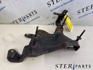 Gebruikte Steun (diversen) Mercedes E Combi (S211) 1.8 E-200 K 16V Prijs € 15,00 Margeregeling aangeboden door Sterparts Mercedes specialist