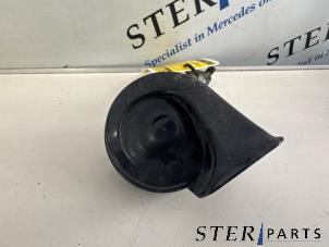 Gebruikte Toeter Mercedes E Combi (S211) 1.8 E-200 K 16V Prijs € 25,00 Margeregeling aangeboden door Sterparts Mercedes specialist