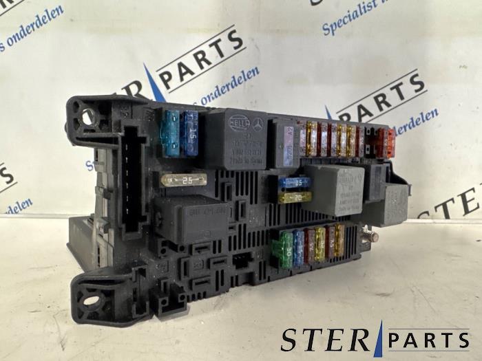 Gebruikte Comfort Module Mercedes E Combi (S211) 1.8 E-200 K 16V Prijs € 100,00 Margeregeling aangeboden door Sterparts Mercedes specialist