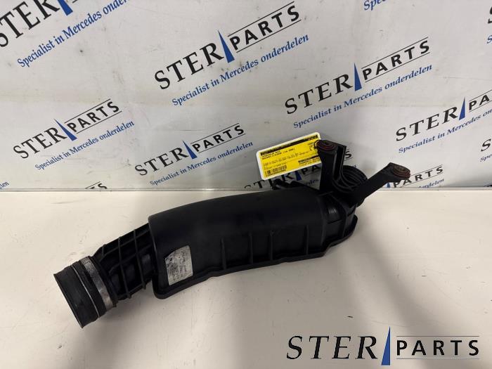 Gebruikte Intercooler Buis Mercedes E Combi (S211) 1.8 E-200 K 16V Prijs € 29,50 Margeregeling aangeboden door Sterparts Mercedes specialist