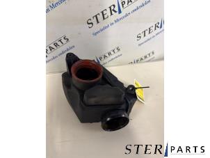 Gebruikte Intercooler Buis Mercedes E Combi (S211) 1.8 E-200 K 16V Prijs € 24,95 Margeregeling aangeboden door Sterparts Mercedes specialist