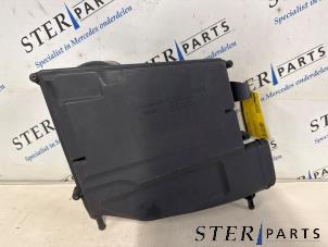 Gebruikte Luchtfilterhuis Mercedes C Estate (S204) 3.0 C-320 CDI V6 24V 4-Matic Prijs € 24,95 Margeregeling aangeboden door Sterparts Mercedes specialist