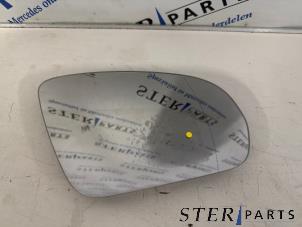 Gebruikte Spiegelglas rechts Mercedes S (222.0/222.1) 3.0 S-320L 24V Prijs € 34,95 Margeregeling aangeboden door Sterparts Mercedes specialist