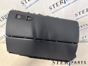 Gebruikte Dashboardkastje Mercedes CLS Shooting Brake (X218) 350 CDI BlueEfficiency 3.0 V6 24V Prijs € 89,50 Margeregeling aangeboden door Sterparts Mercedes specialist