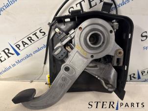Gebruikte Handrem Mechaniek Mercedes C (W203) 2.2 C-200 CDI 16V Prijs € 35,00 Margeregeling aangeboden door Sterparts Mercedes specialist