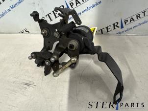 Gebruikte Sensor Gaspedaalpositie Mercedes Sprinter 2t (901/902) 210D Prijs € 124,50 Margeregeling aangeboden door Sterparts Mercedes specialist