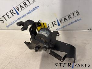 Gebruikte Sensor Gaspedaalpositie Mercedes Sprinter 2t (901/902) 210D Prijs € 124,50 Margeregeling aangeboden door Sterparts Mercedes specialist