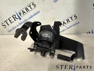 Gebruikte Gaspedaalpositie Sensor Mercedes Sprinter 2t (901/902) 210D Prijs € 124,50 Margeregeling aangeboden door Sterparts Mercedes specialist