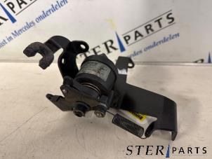 Gebruikte Gaspedaalpositie Sensor Mercedes Sprinter 2t (901/902) 210D Prijs € 124,50 Margeregeling aangeboden door Sterparts Mercedes specialist