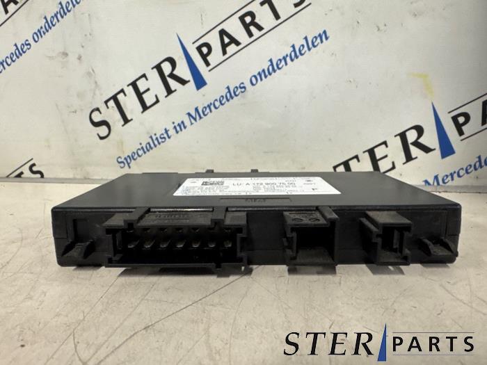 Computer stoel van een Mercedes-Benz CLS Shooting Brake (X218) 350 CDI BlueEfficiency 3.0 V6 24V 2013