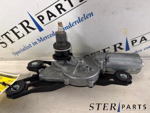 Gebruikte Ruitenwissermotor achter Mercedes E Combi (S211) 1.8 E-200 K 16V Prijs € 60,00 Margeregeling aangeboden door Sterparts Mercedes specialist