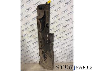 Gebruikte Bodem beschermplaat Mercedes CLS Shooting Brake (X218) 350 CDI BlueEfficiency 3.0 V6 24V Prijs € 49,50 Margeregeling aangeboden door Sterparts Mercedes specialist