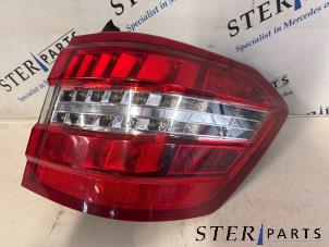 Gebruikte Achterlicht rechts Mercedes E Estate (S212) E-220 CDI 16V BlueEfficiency Prijs € 144,95 Margeregeling aangeboden door Sterparts Mercedes specialist