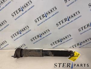 Gebruikte Schokdemper rechts-achter Mercedes E Estate (S212) E-220 CDI 16V BlueEfficiency Prijs € 19,50 Margeregeling aangeboden door Sterparts Mercedes specialist